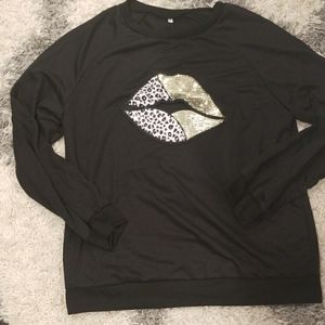 Shein black lips sweatshirt